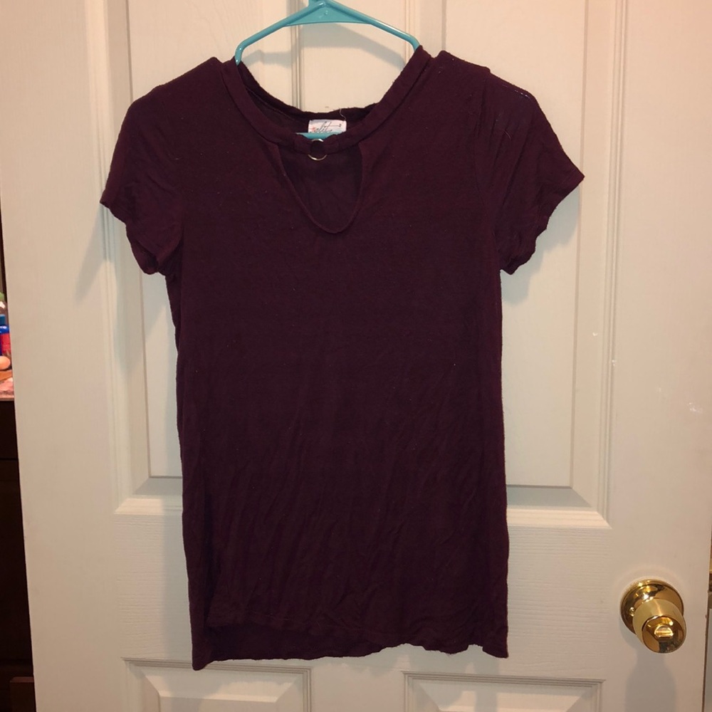 Cute burgundy t-shirt